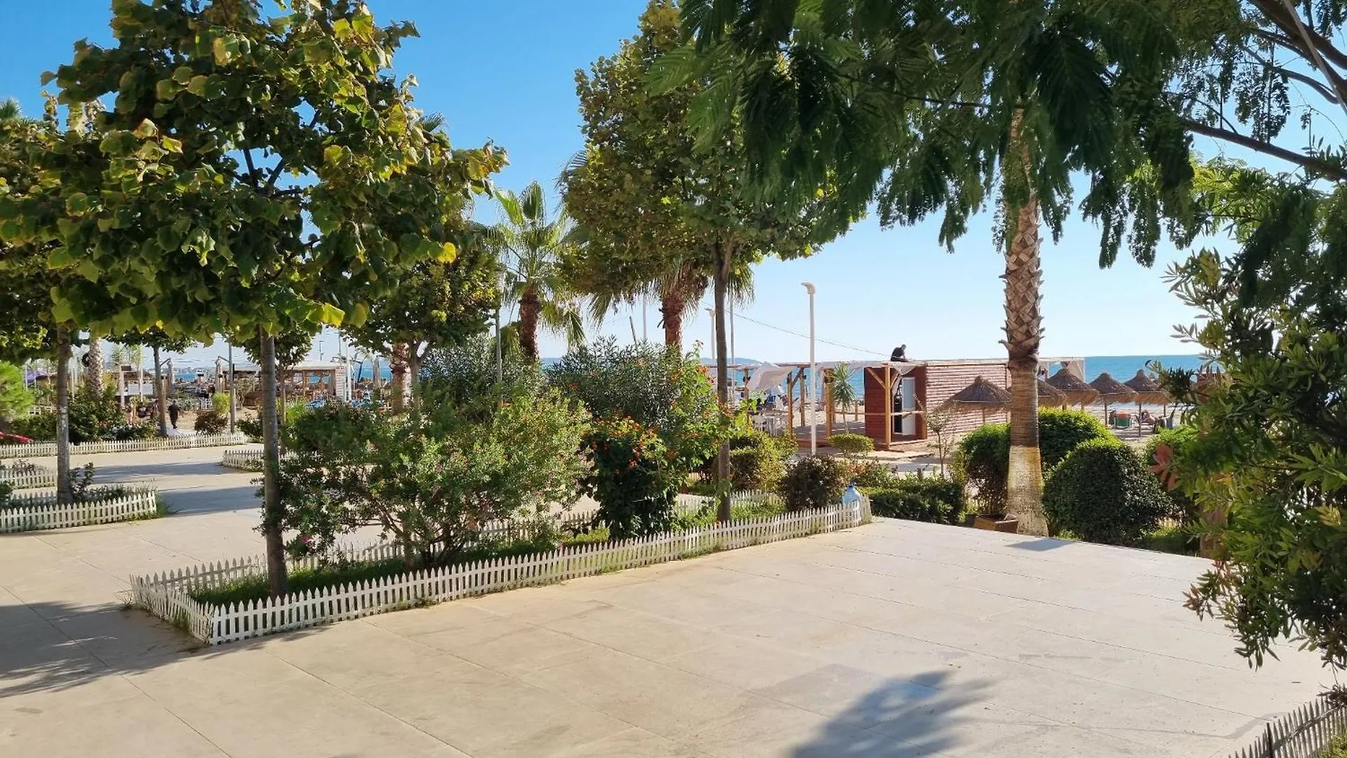 Durres Holiday Apartment - 085
