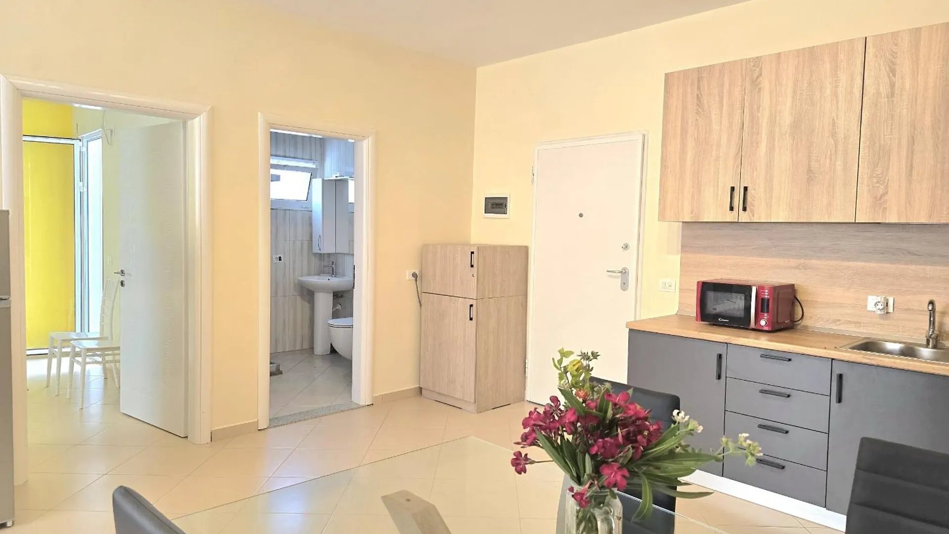 Durres Holiday Apartment - 085