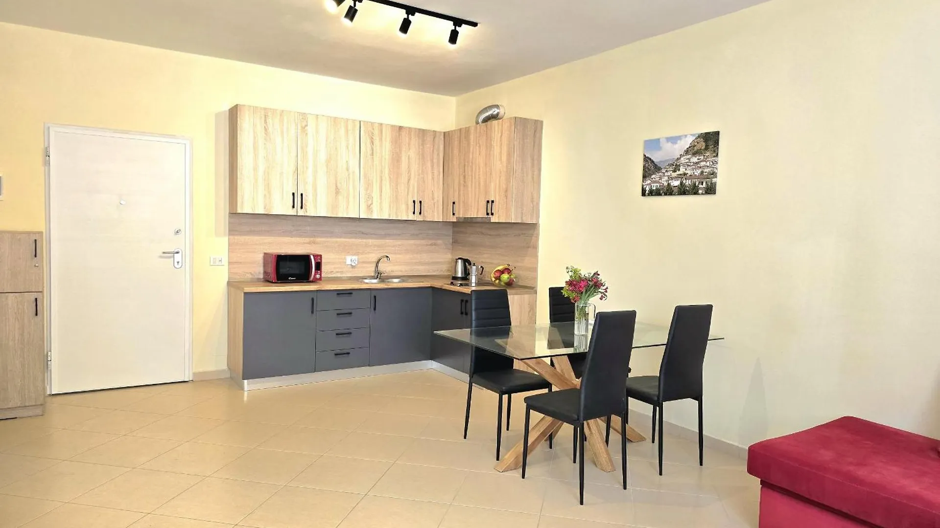 Durres Holiday Apartment - 085