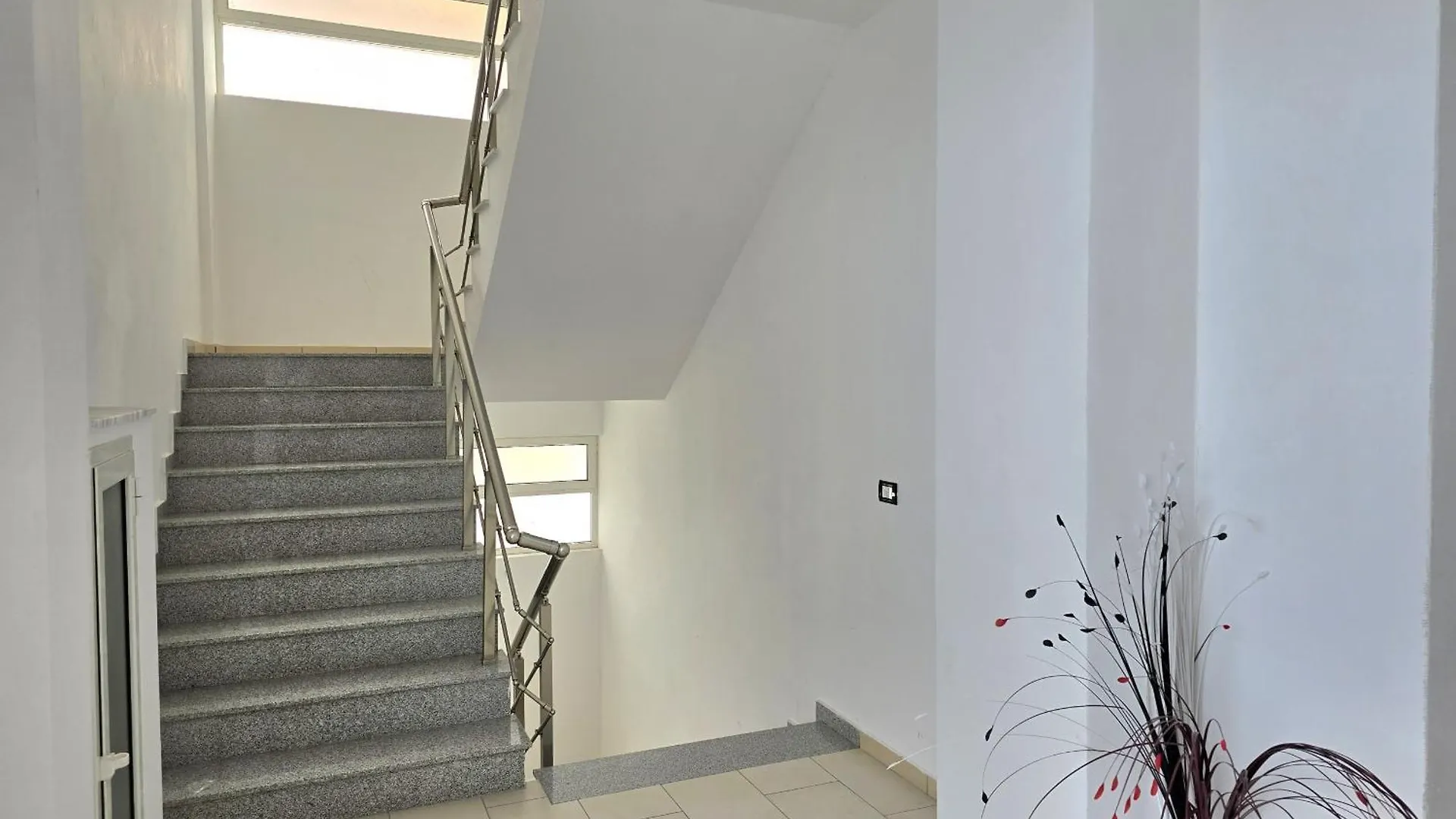 Durres Holiday Apartment - 085
