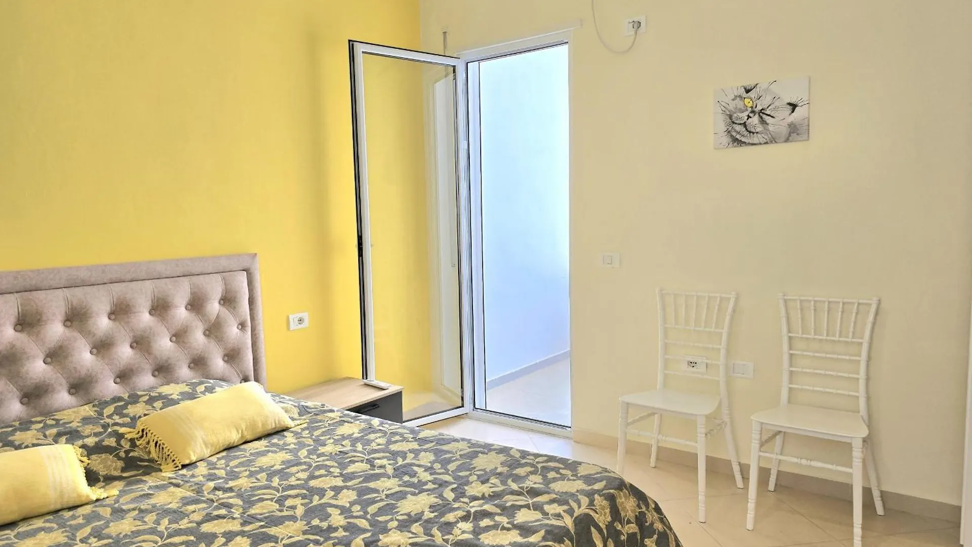 Durres Holiday Apartment - 085